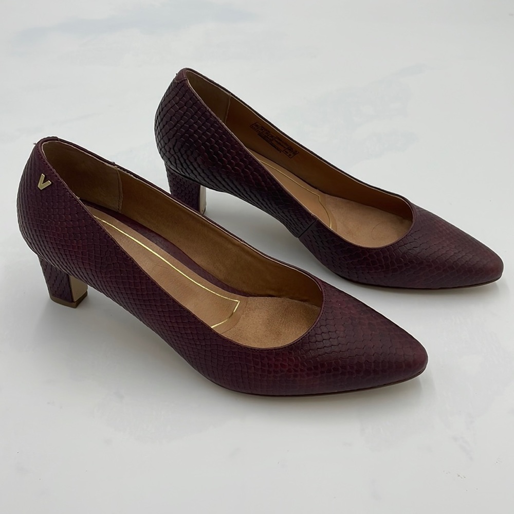 Vionic Mia Madison Pointed Snake Print Leather Heels Size 9.5